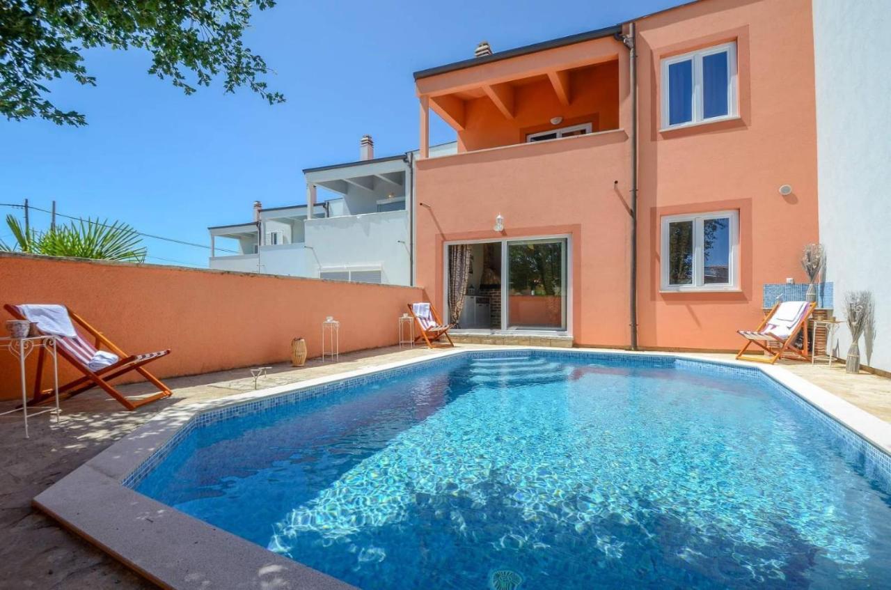 House With Swimming Pool Iva Marcana