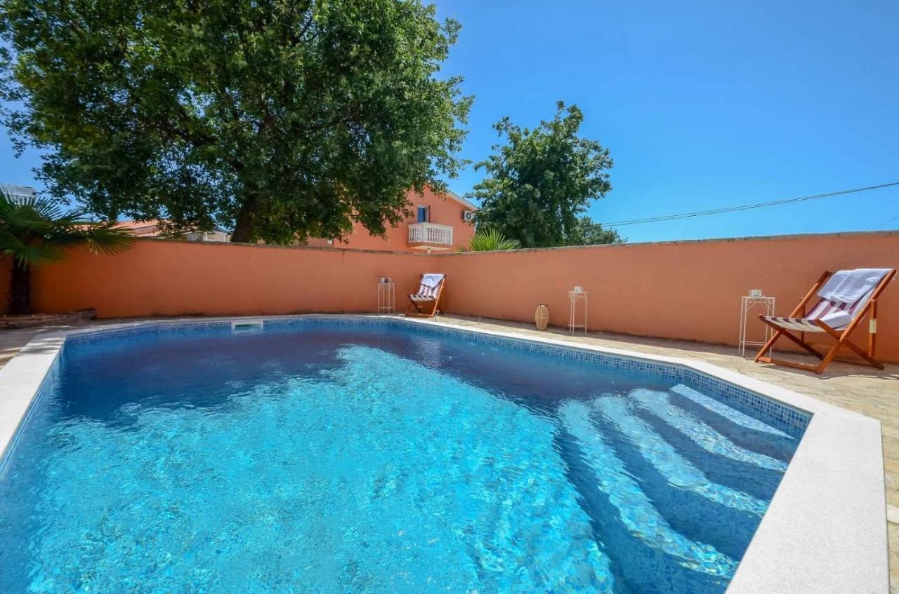 House With Swimming Pool Iva * Marcana